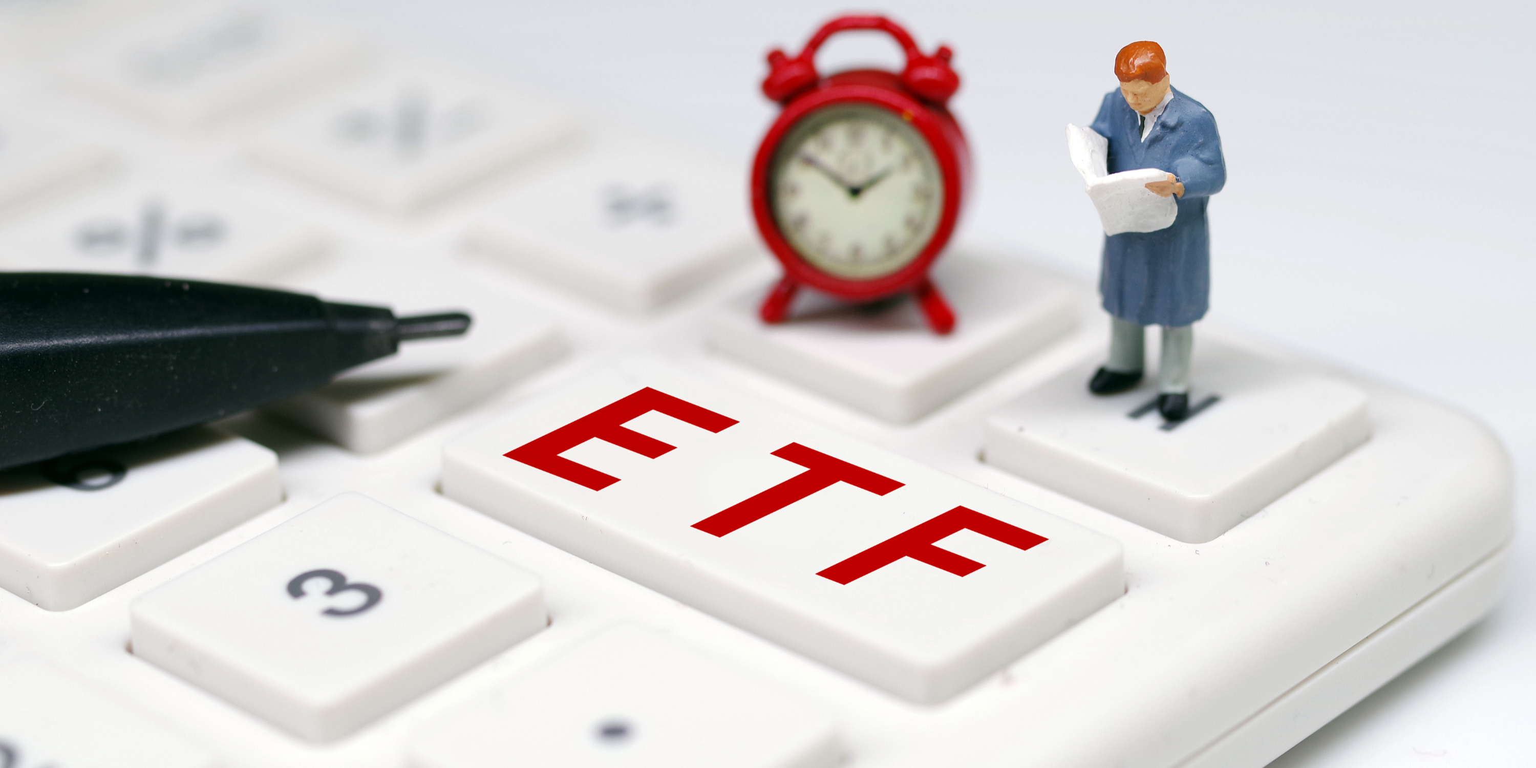 ETF市场日报 大消费板块集体上行！储能、电池相关ETF回调蓄势